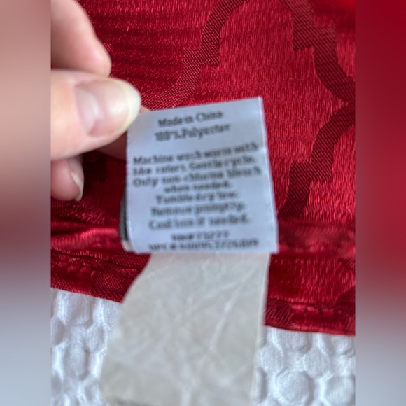 Food Network Red table cloth for square or long rectangle table. - Picture 4 of 5